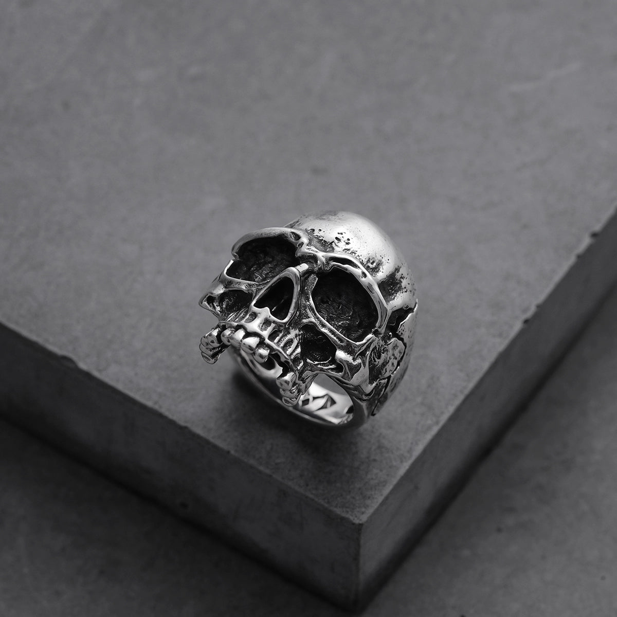 MEMENTO MORI TOTENKOPFRING