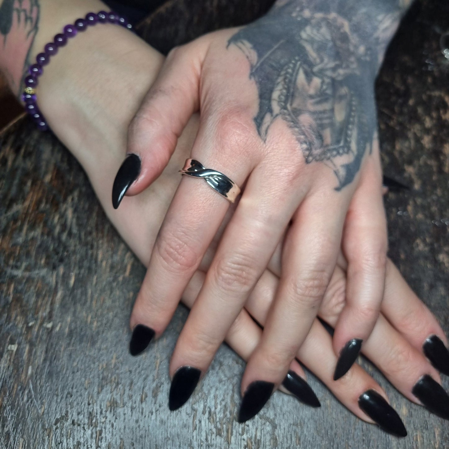 ETERNAL TWIST RING