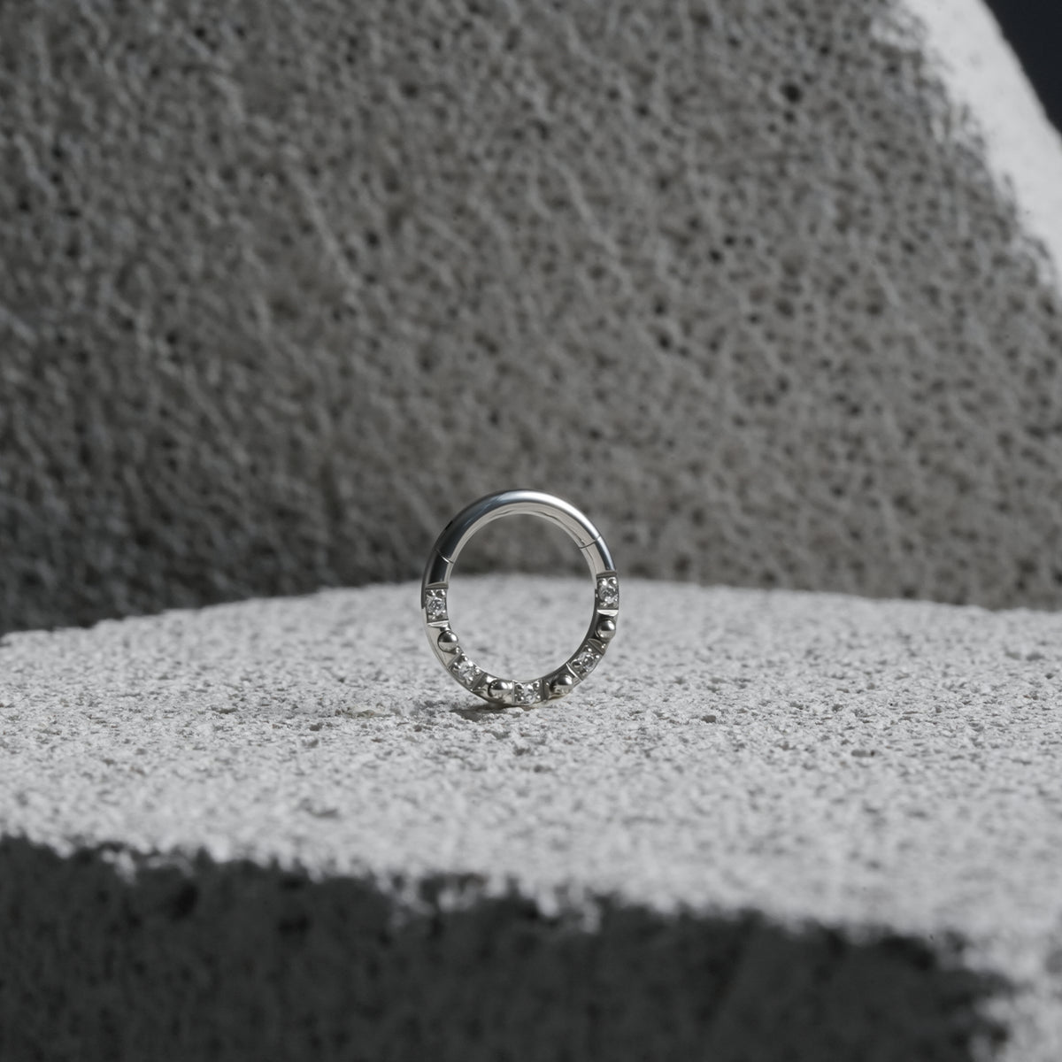 RADIANT LOOP SEPTUM CLICKER