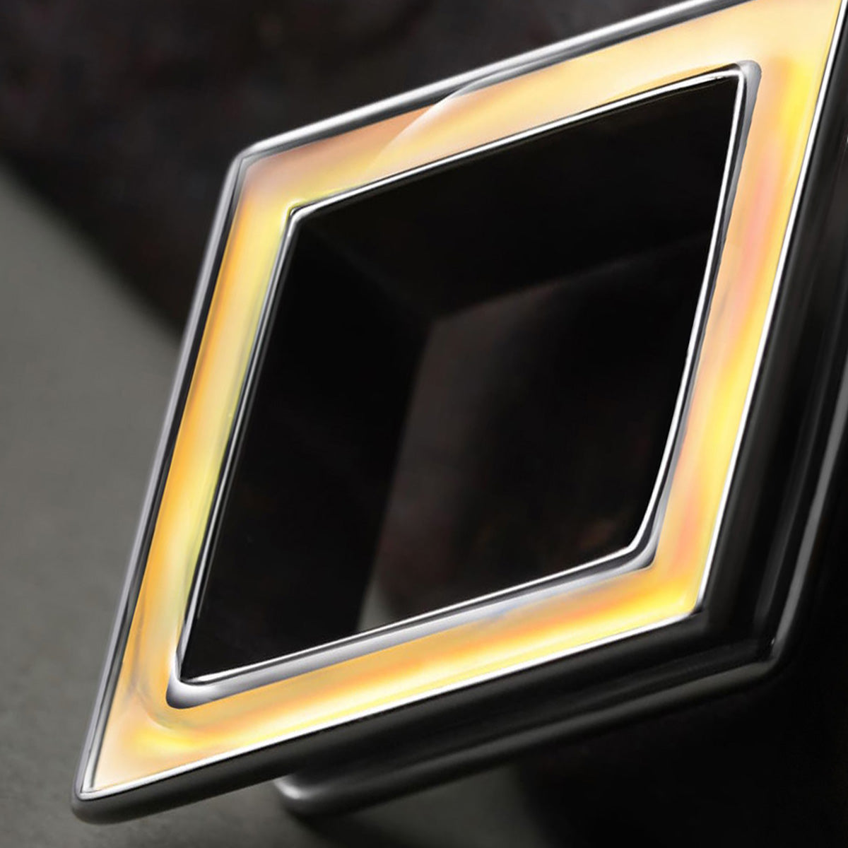 RHOMBUS IRIDESCENT TUNNELS