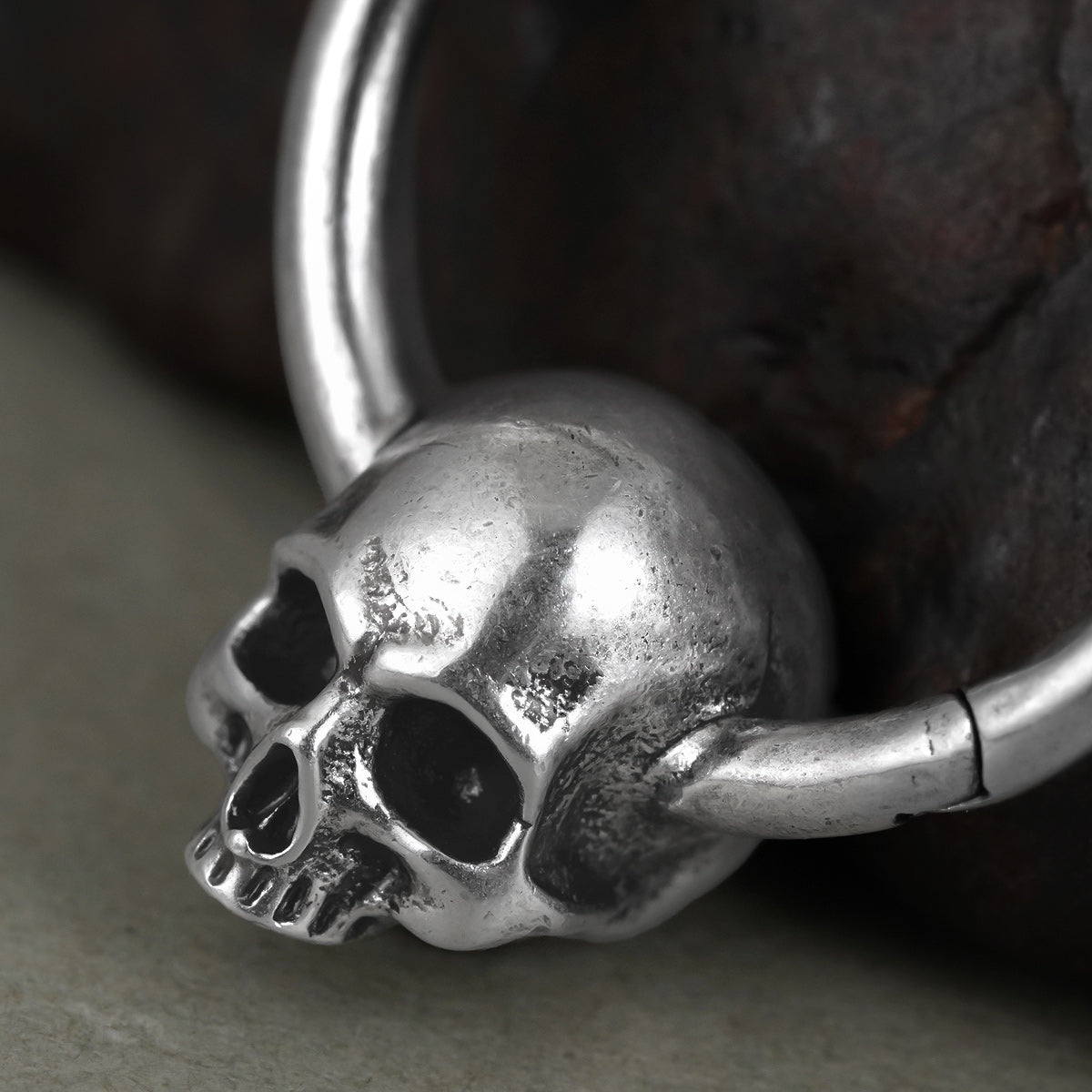 BOUCLES D'OREILLES CRÂNE BRAVE