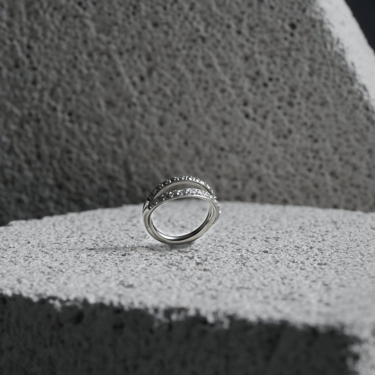 CHIC INTERTWINE SEPTUM CLICKER