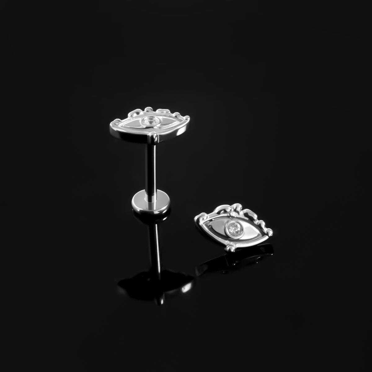 WATCHFUL EYE FLAT BACK STUD