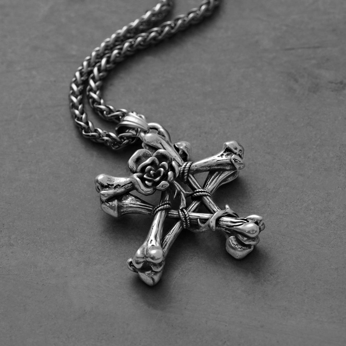 STELLAR BLOSSOM NECKLACE