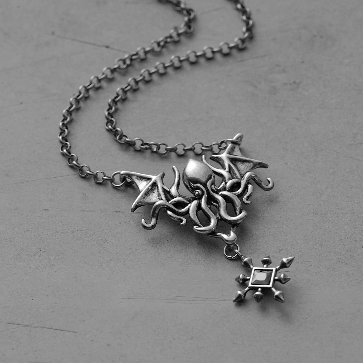 MYSTICAL KRAKEN NECKLACE