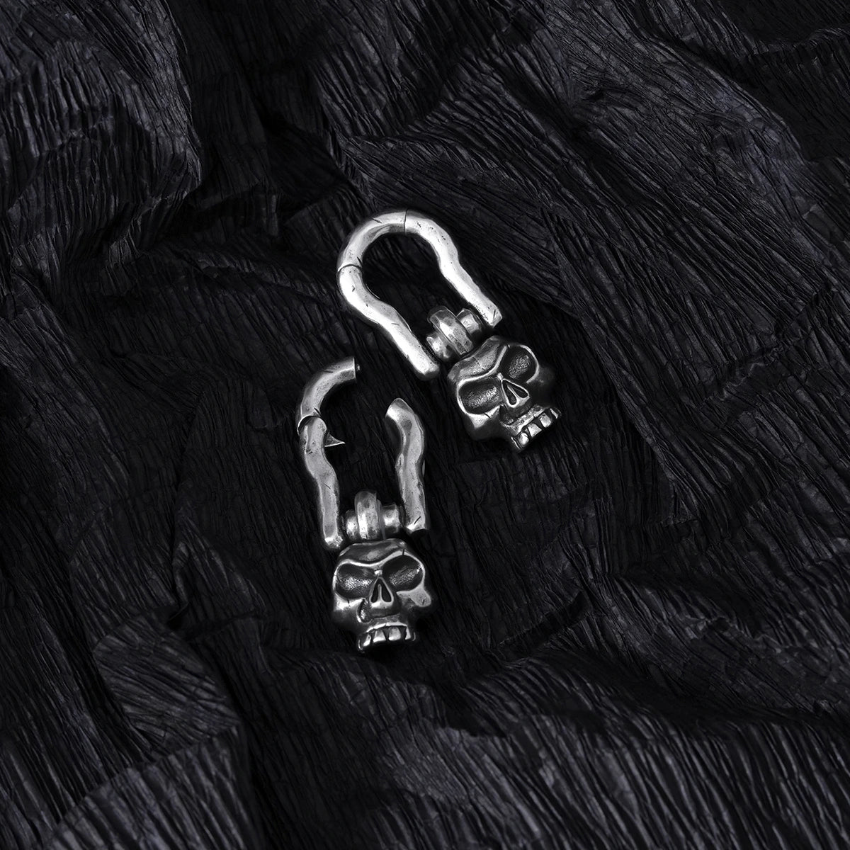 REBELLION SKULL EAR WEIGHTS