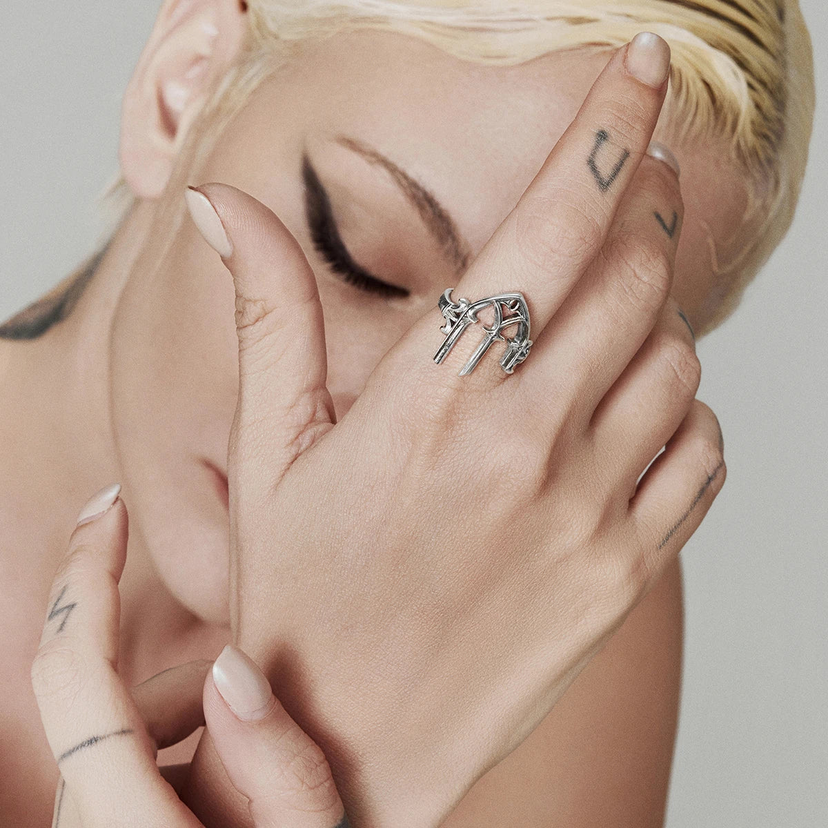 GOTHIC ARCH RING