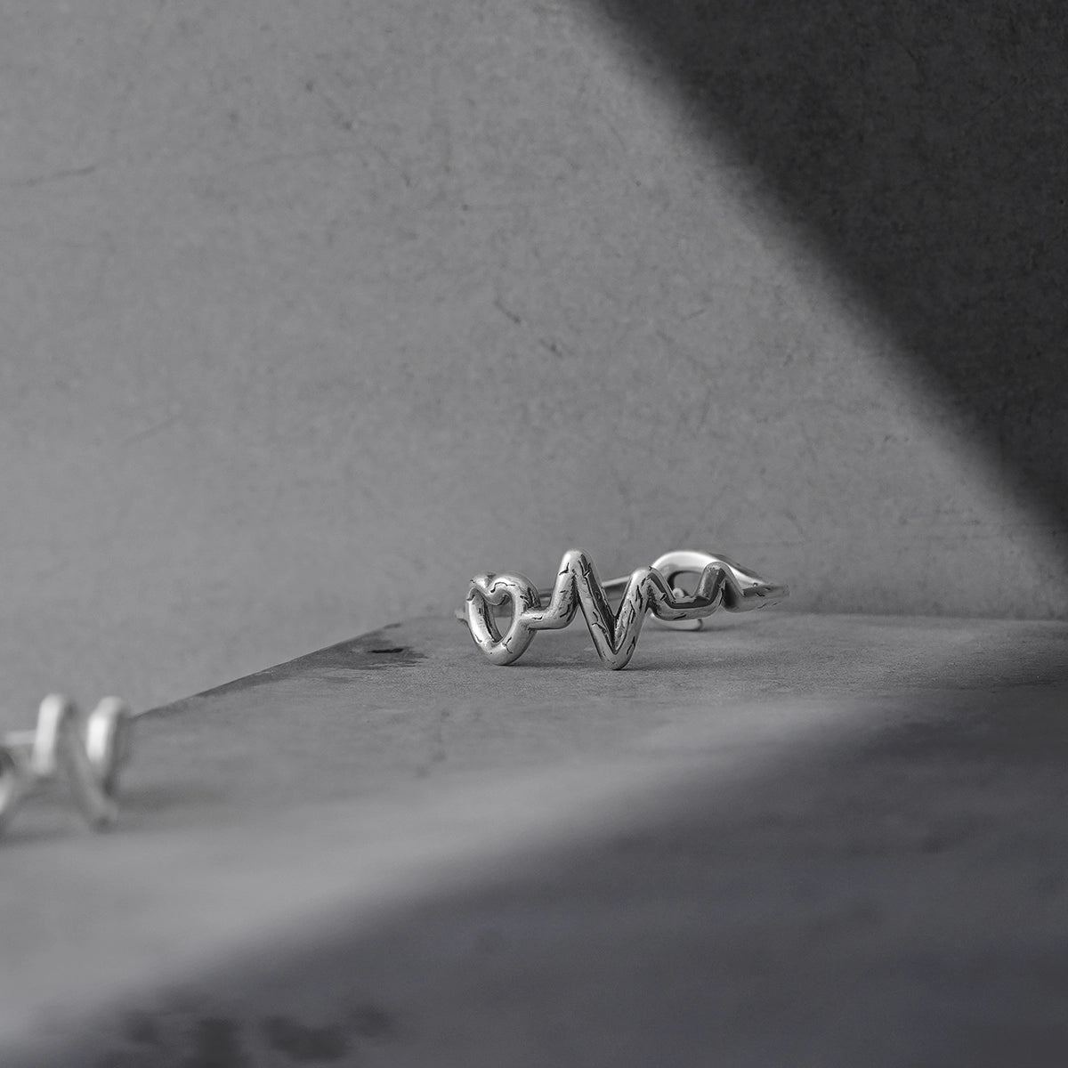 HEARTBEAT FREQUENCY RING