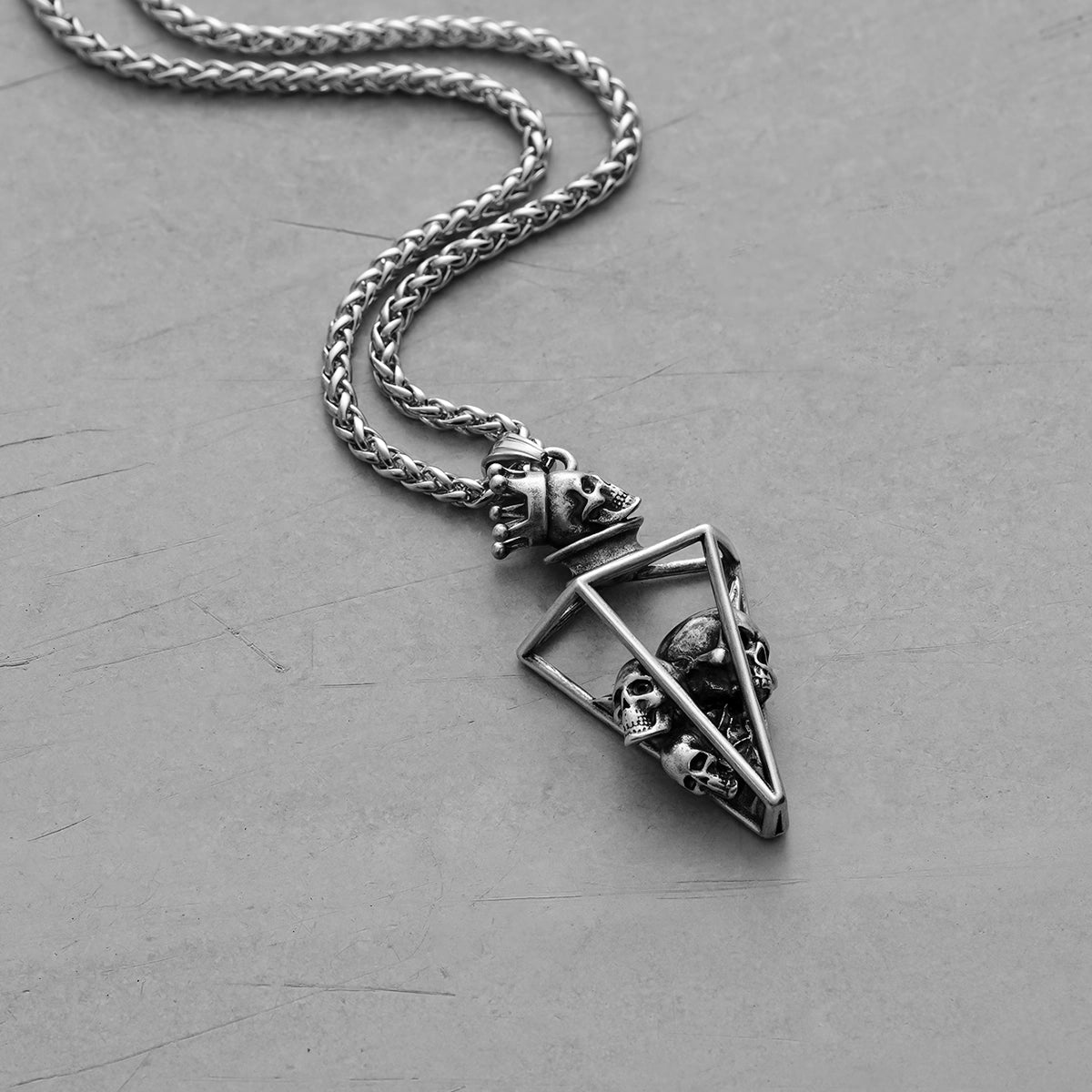 SKULL PRISON NECKLACE