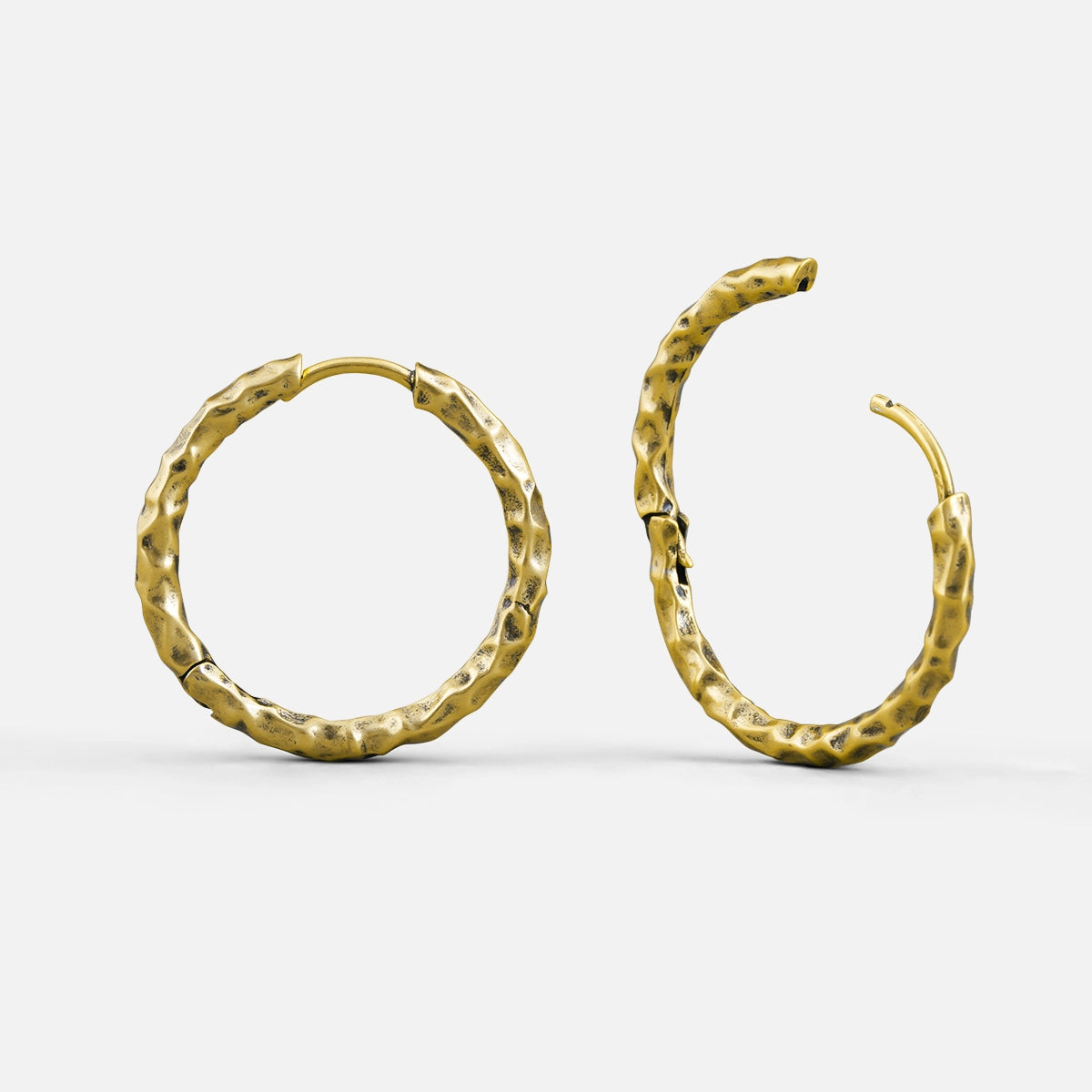 BOUCLES D'OREILLES À TEXTURE MARTELÉE
