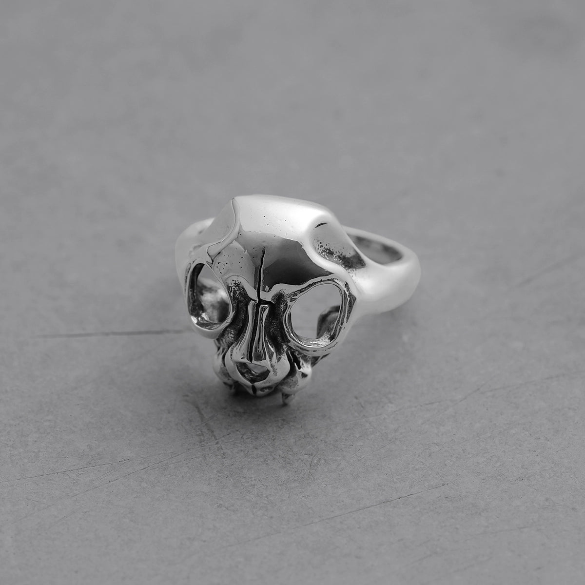 ETERNAL SKULL RING