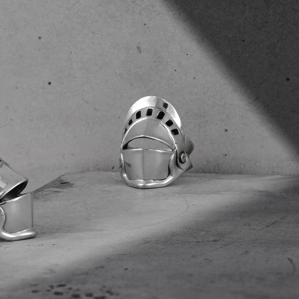 KNIGHT GUARD RING