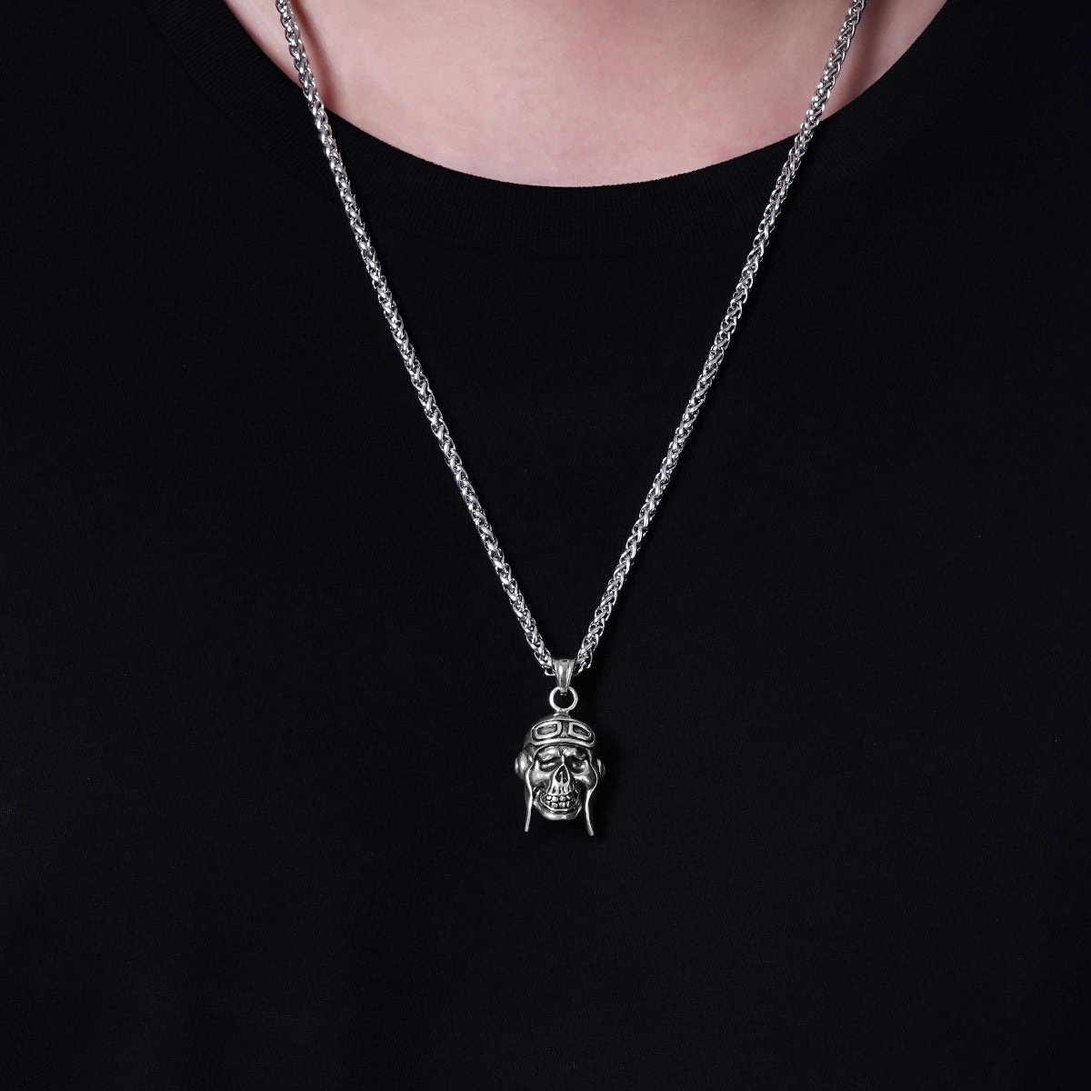 REBEL AVIATOR TOTENKOPF-HALSKETTEN
