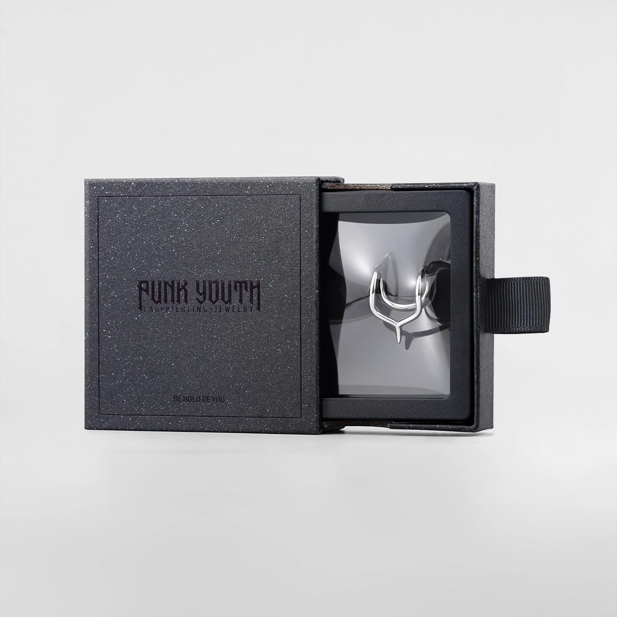 SCULPTED LINE LIP CUFF