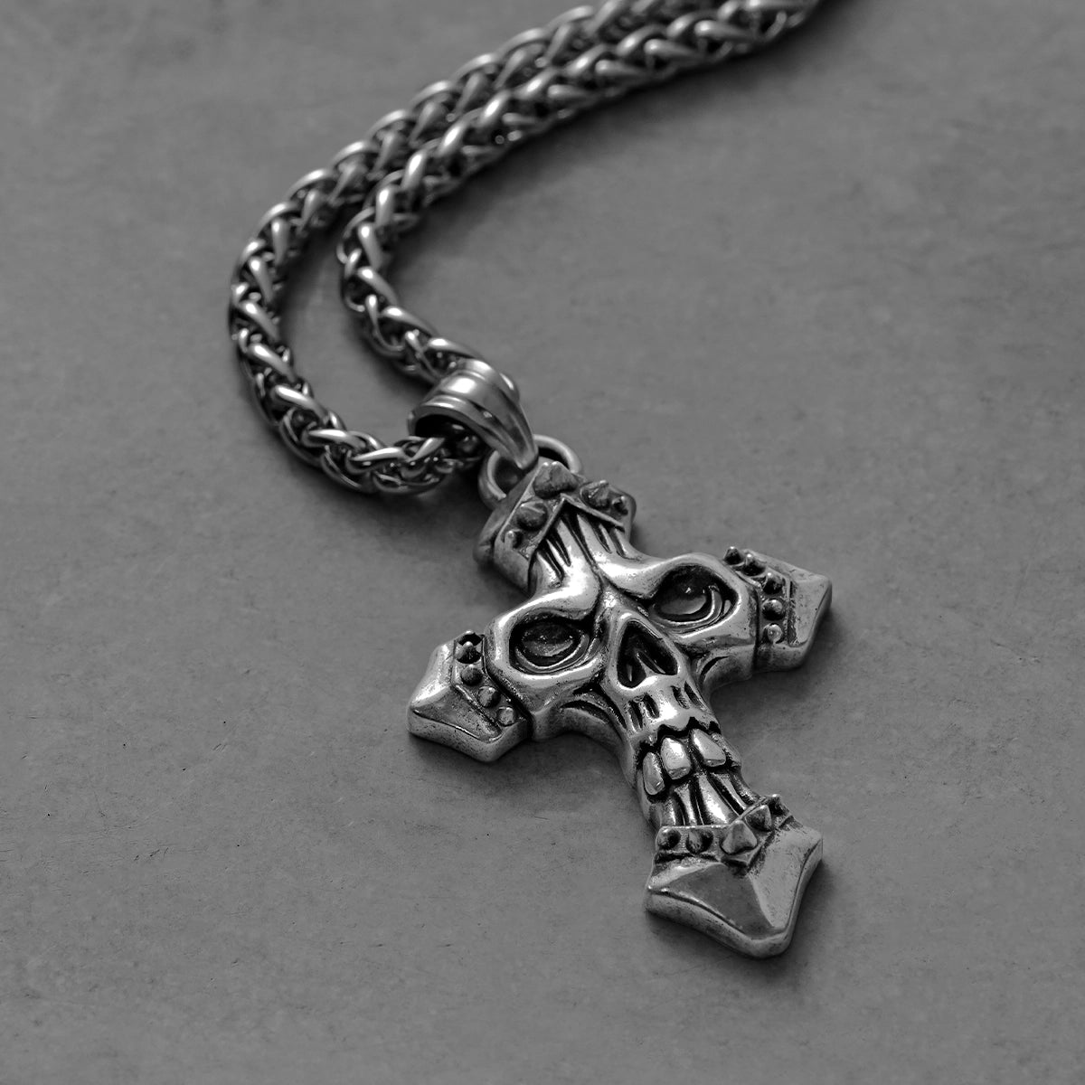 SKULL CROSS NECKLACE