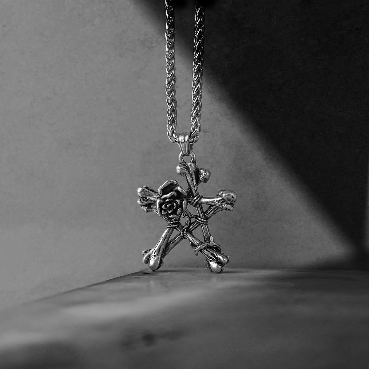 STELLAR BLOSSOM NECKLACE