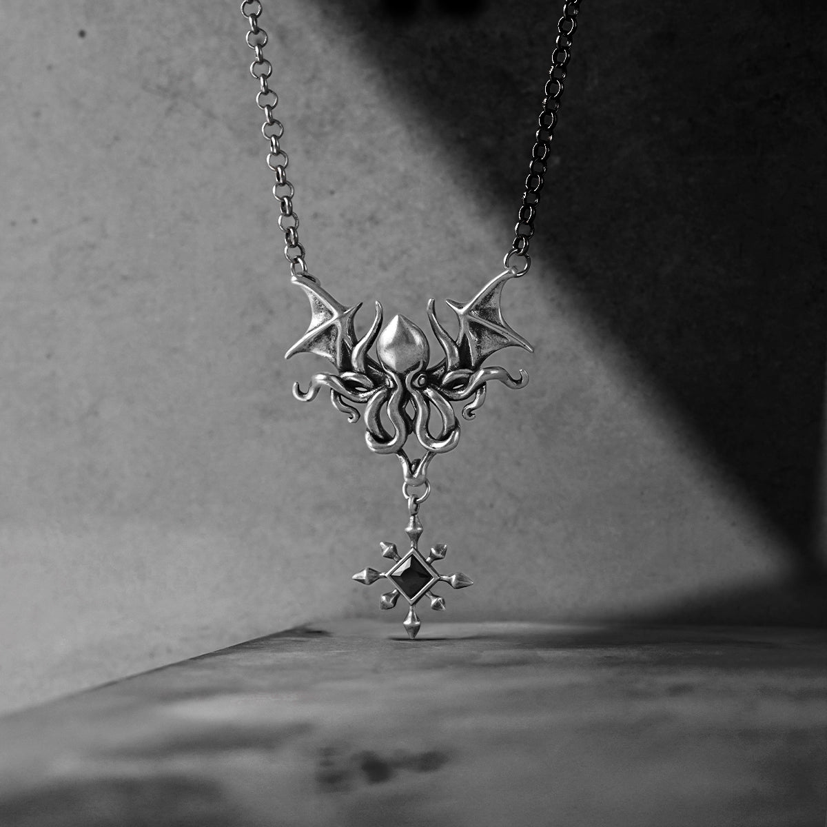 MYSTICAL KRAKEN NECKLACE