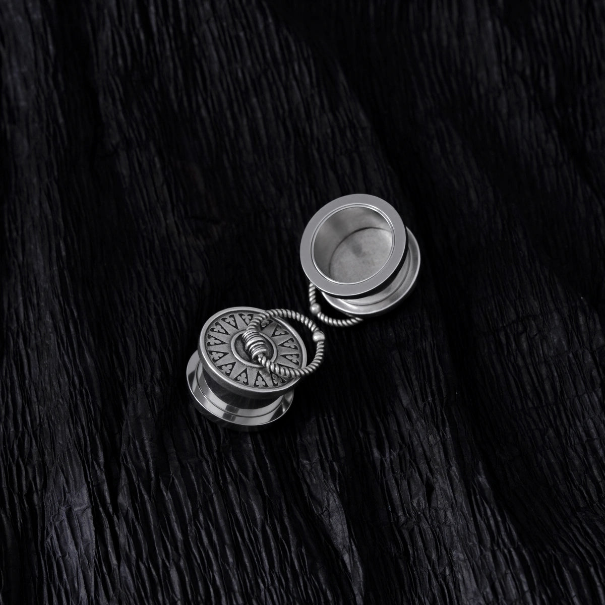 VINTAGE KNOCKER PLUGS