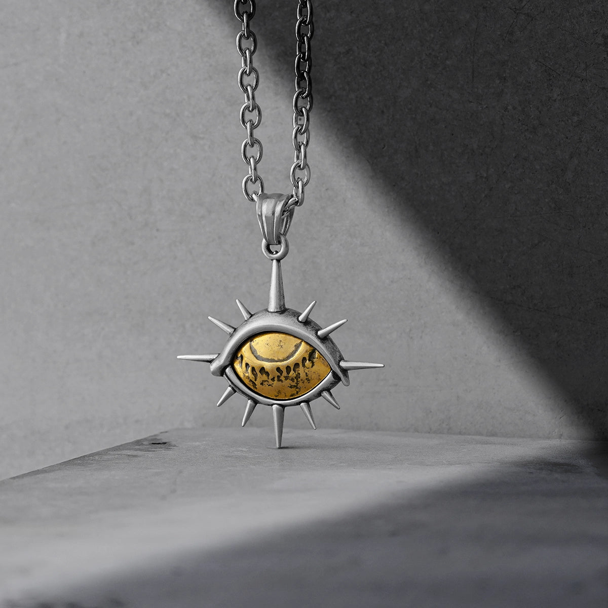 GOLDEN VISION NECKLACE