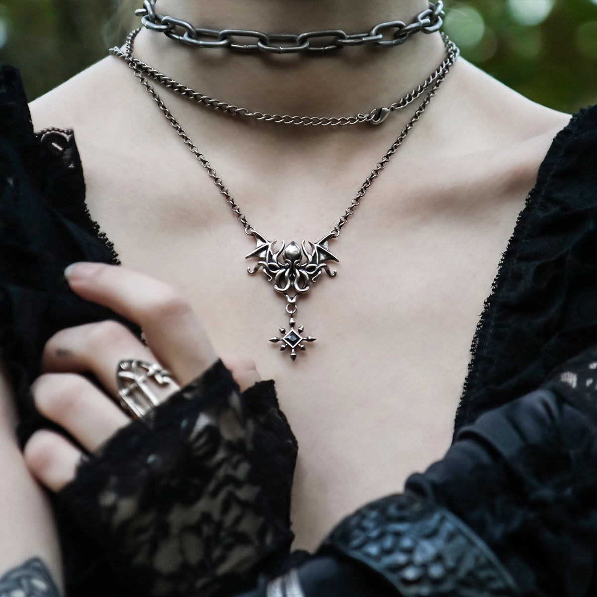 MYSTICAL KRAKEN NECKLACE