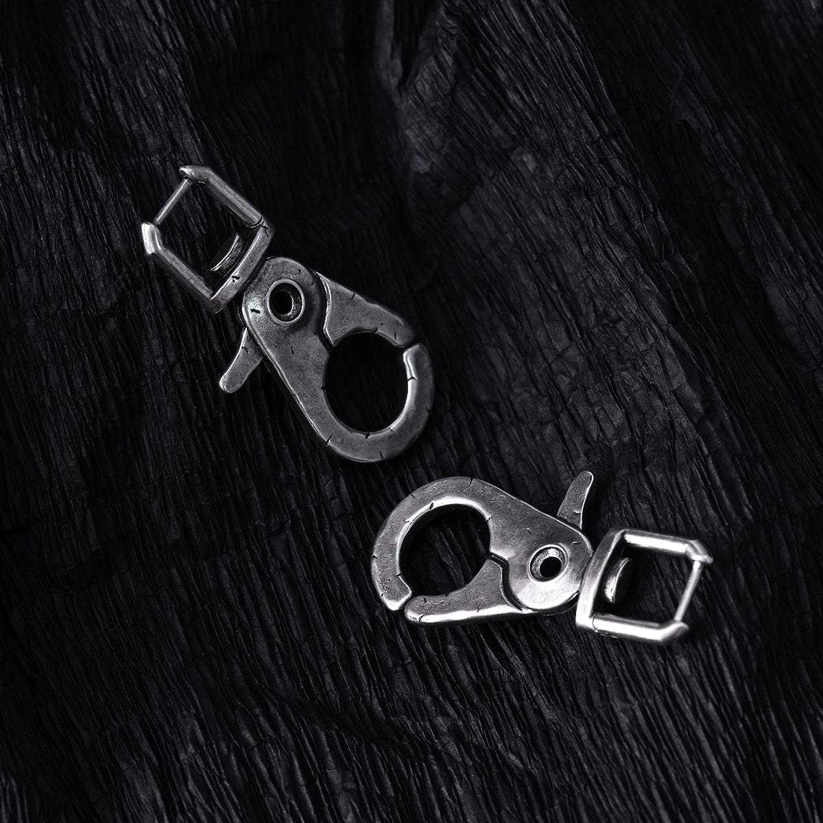 CARABINER CHIC EARRINGS