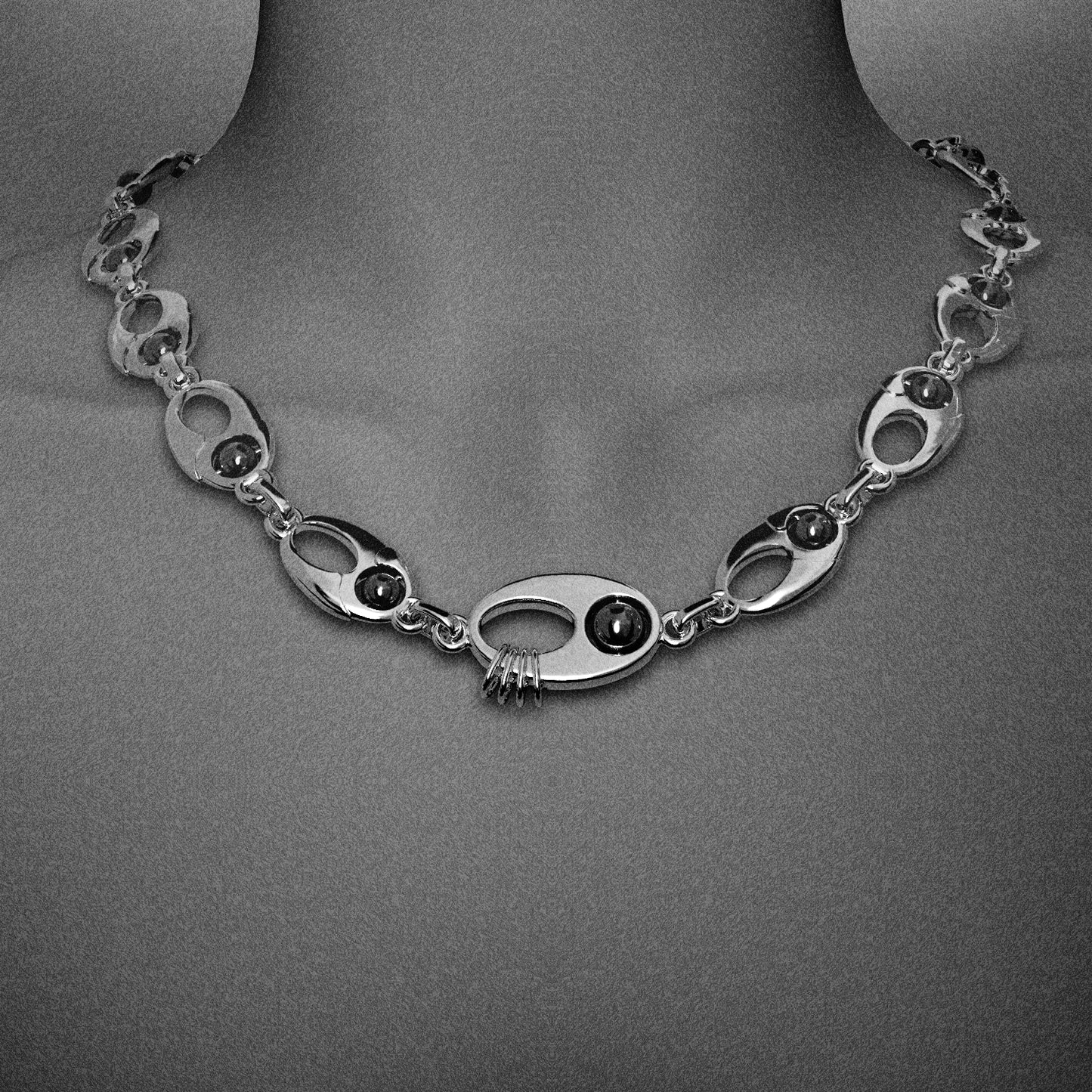 ALIGNED AXIS NECKLACE
