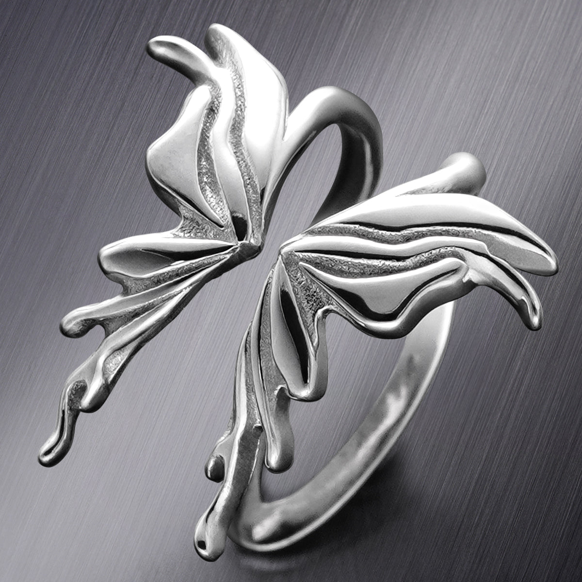 BUTTERFLY LIP CUFF