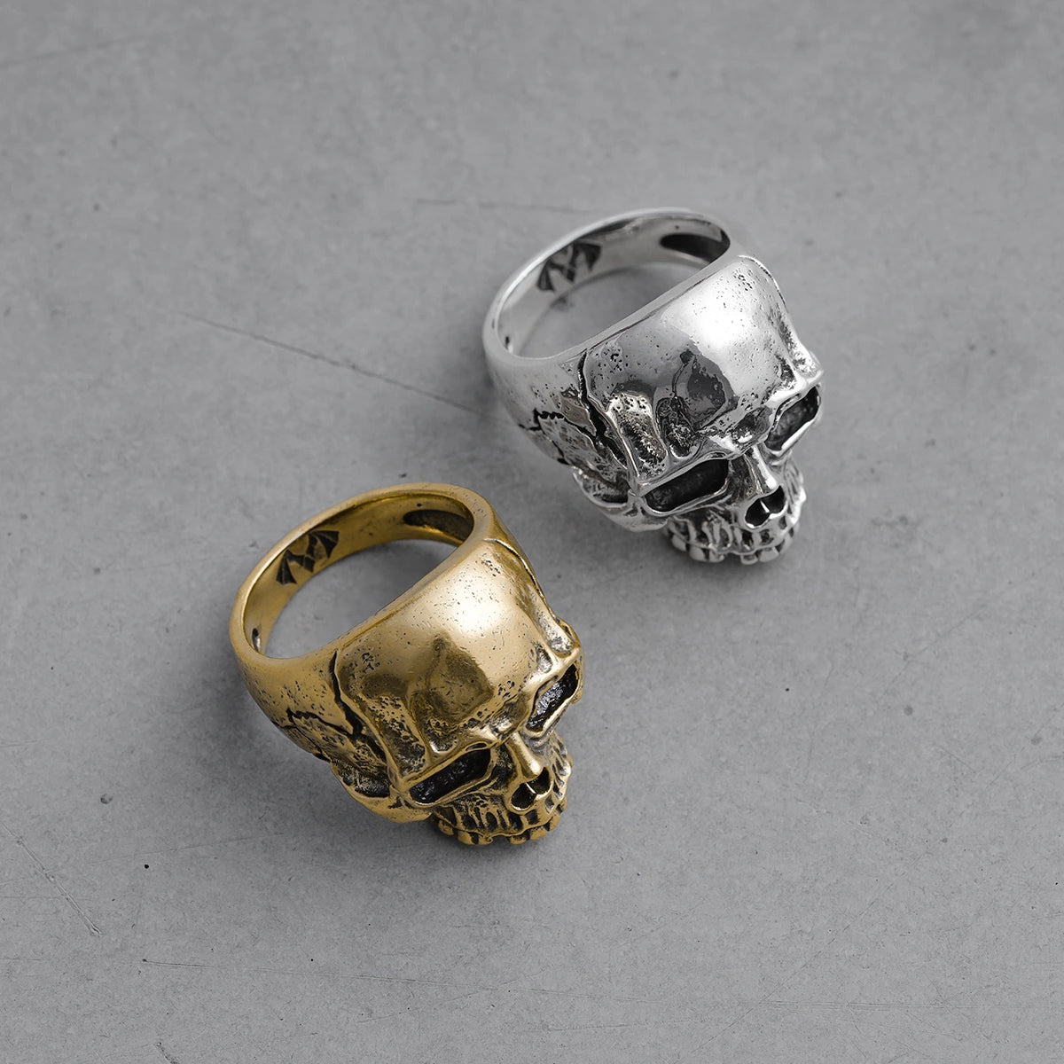 MEMENTO MORI TOTENKOPFRING