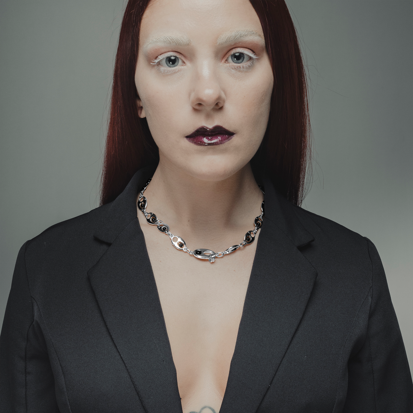 ALIGNED AXIS NECKLACE