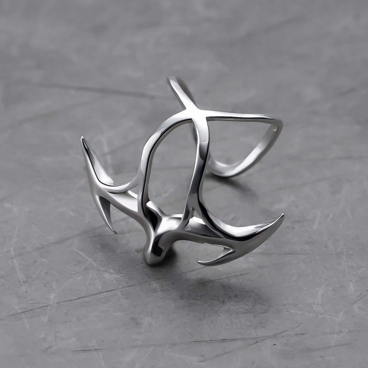 SIGIL SPINE LIP CUFF