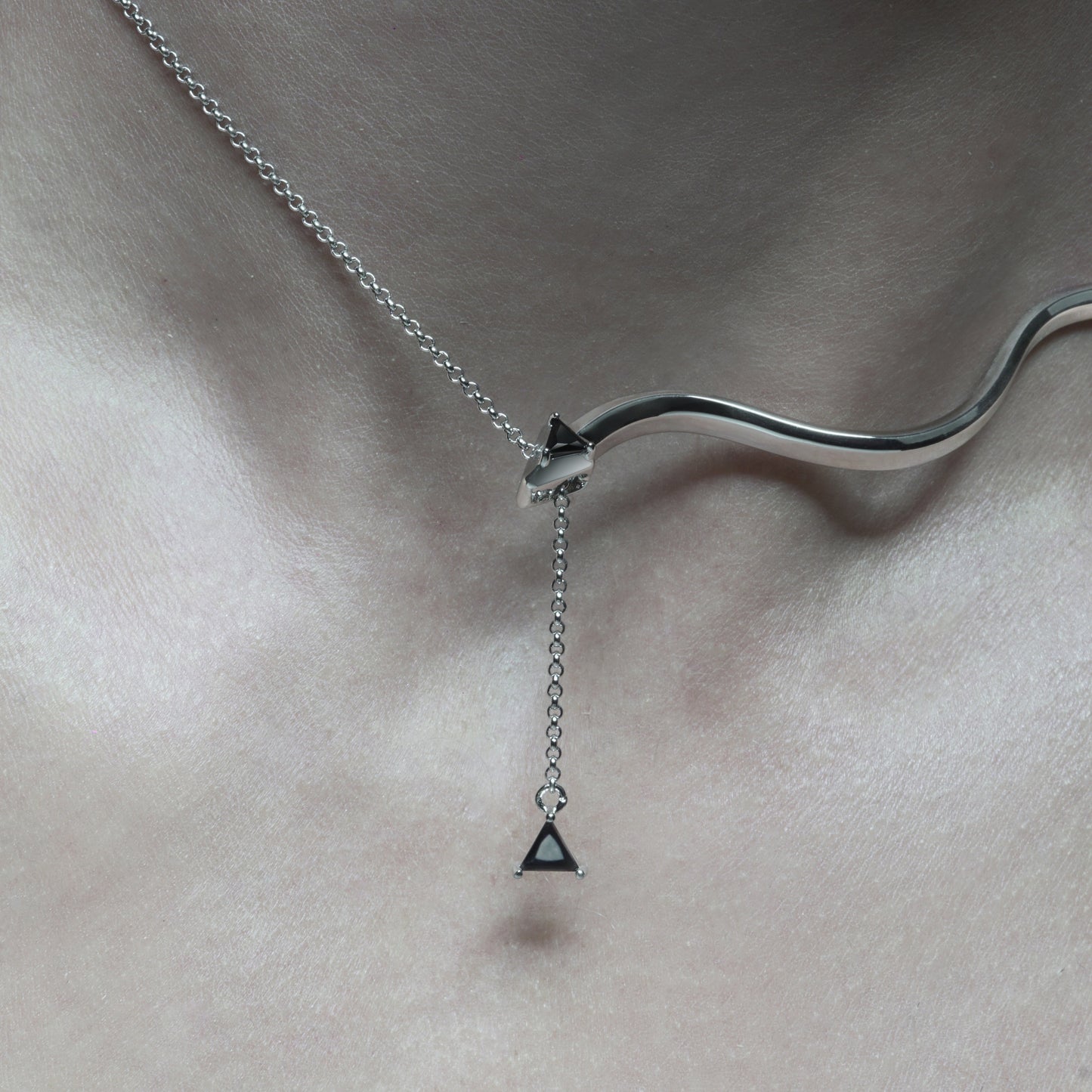 SERPENT TRACE LARIAT