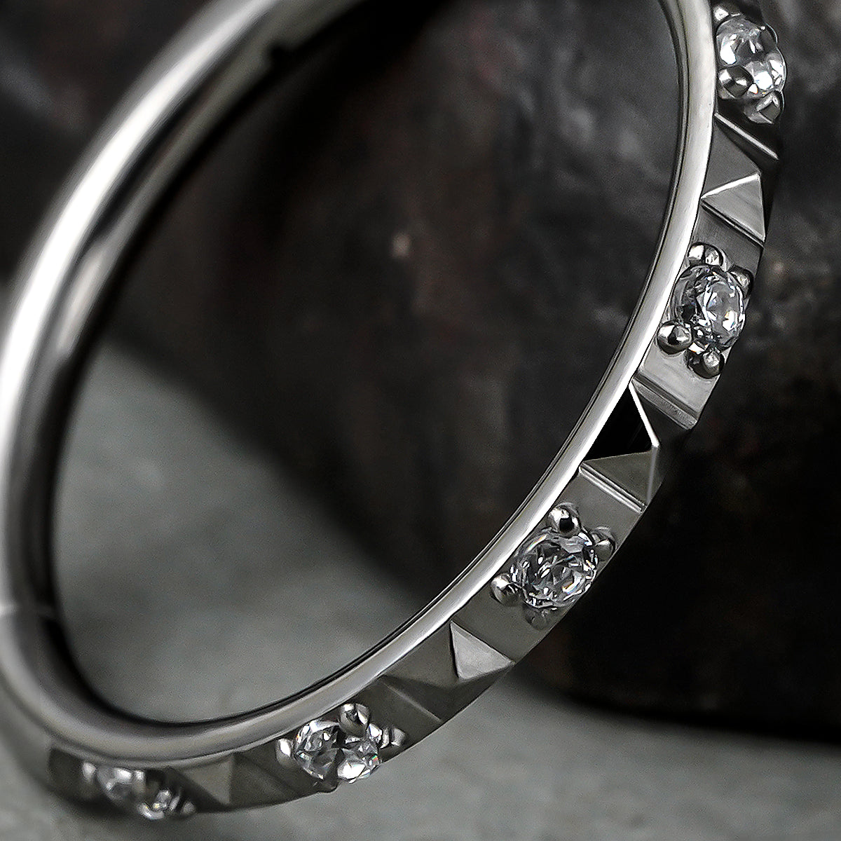 GEOMETRIC HARMONY TITANIUM SEPTUM CLICKER
