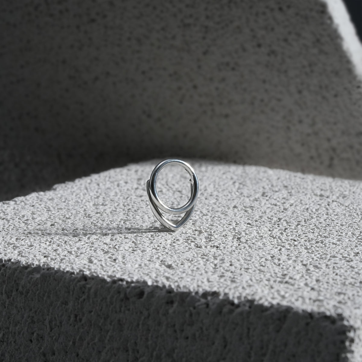 MINIMALIST CHIC SEPTUM CLICKER