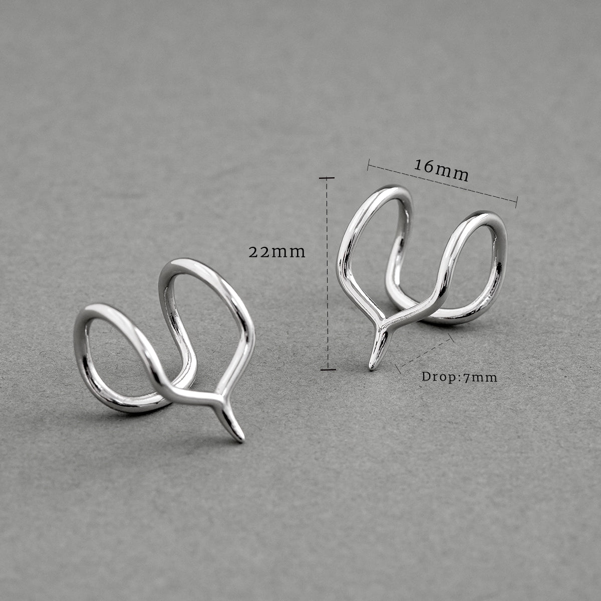 SCULPTED LINE LIP CUFF