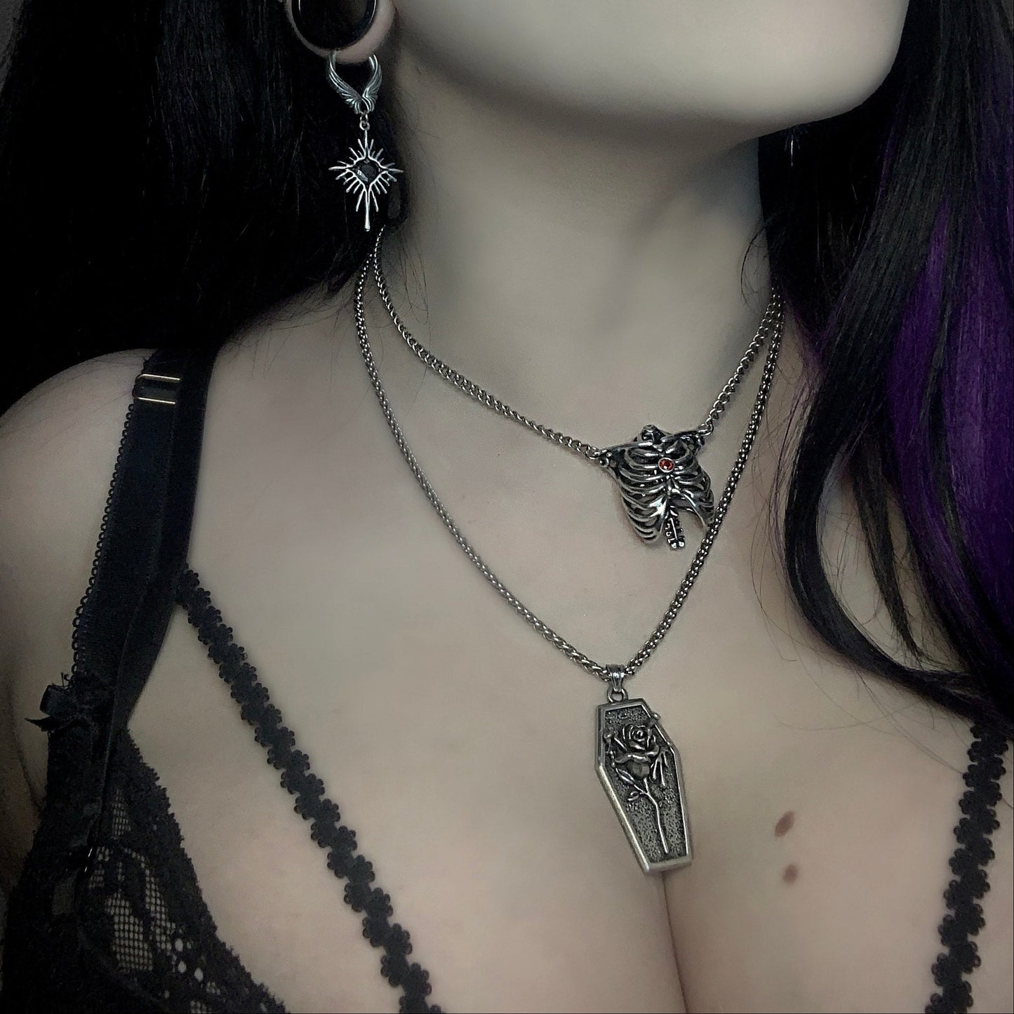 ETERNAL ROSE NECKLACE