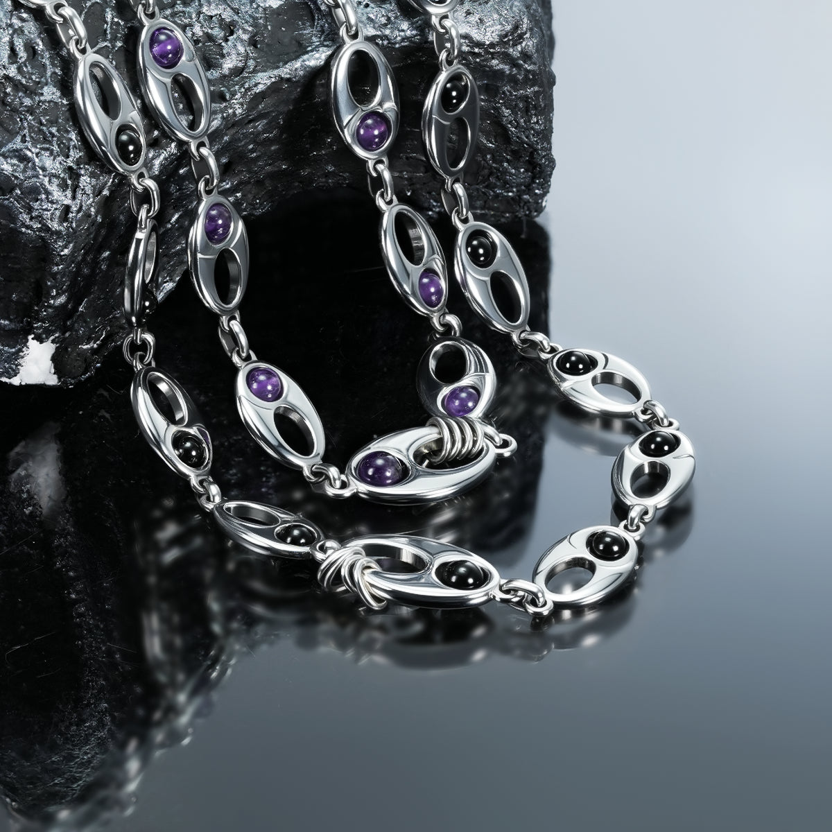 ALIGNED AXIS NECKLACE