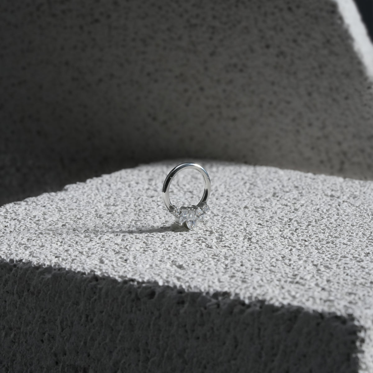 ELEGANT SPARKLE SEPTUM CLICKER
