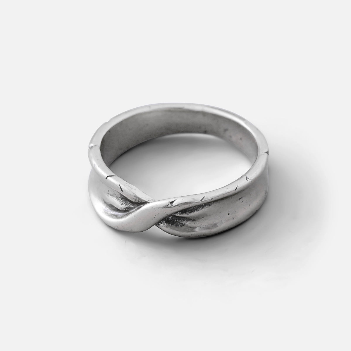 ETERNAL TWIST RING