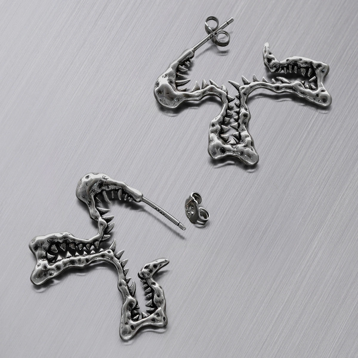 TWISTED FANG EARRINGS