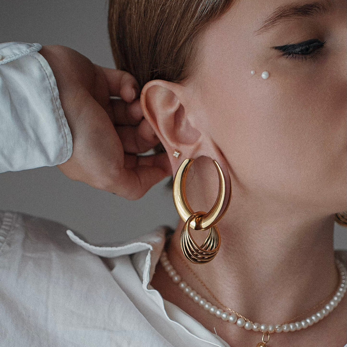 SCULPTED LOOP EAR WEIGHTS