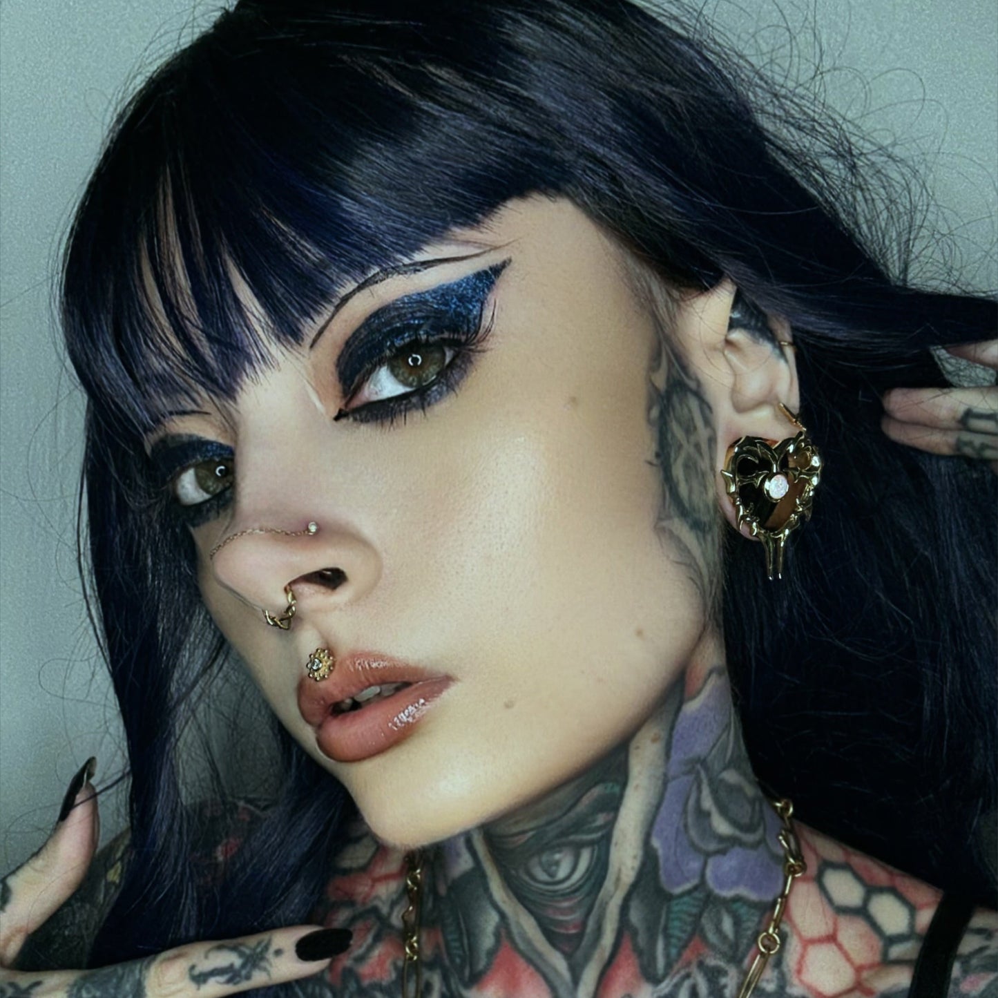 THORNED HEART TUNNELS
