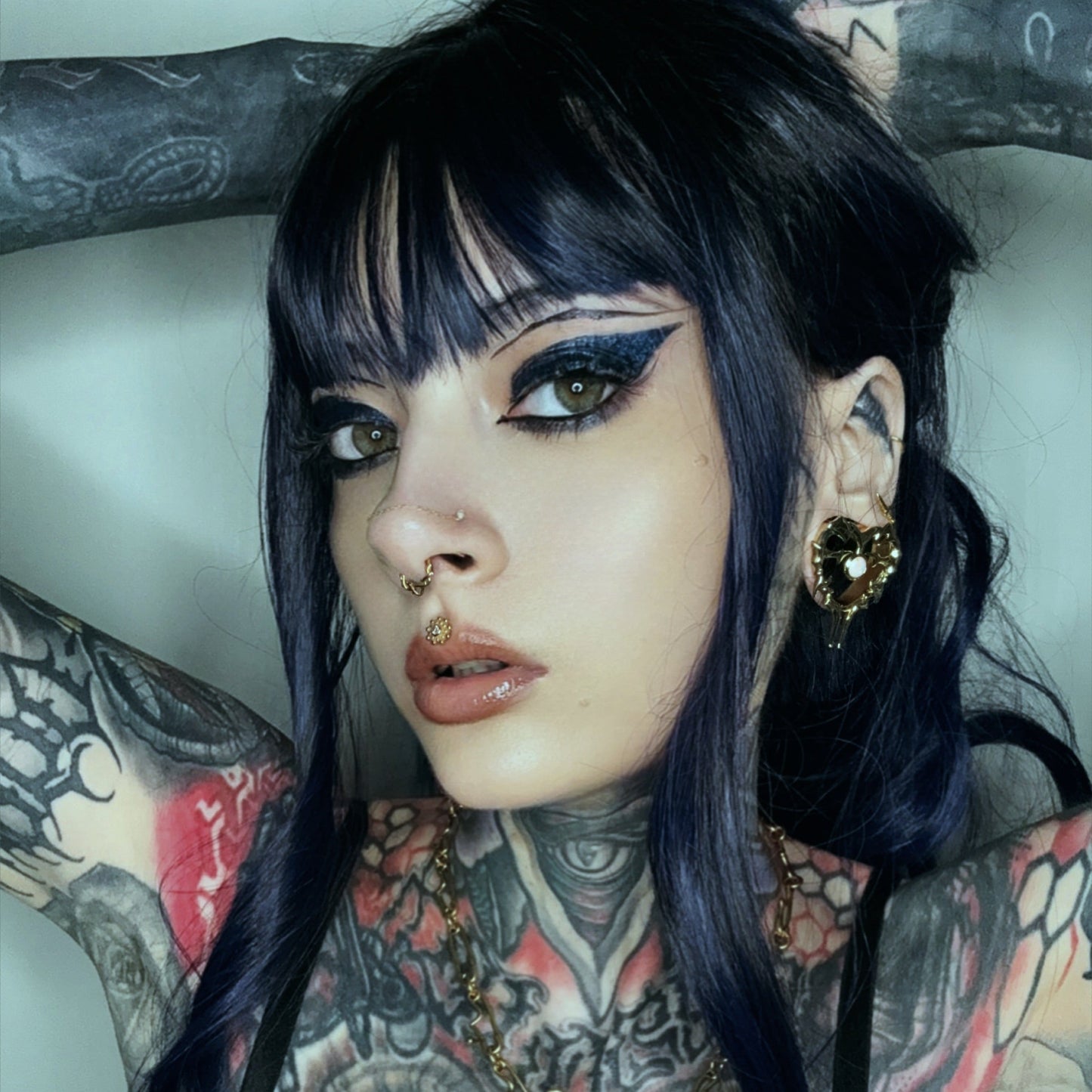 THORNED HEART TUNNELS
