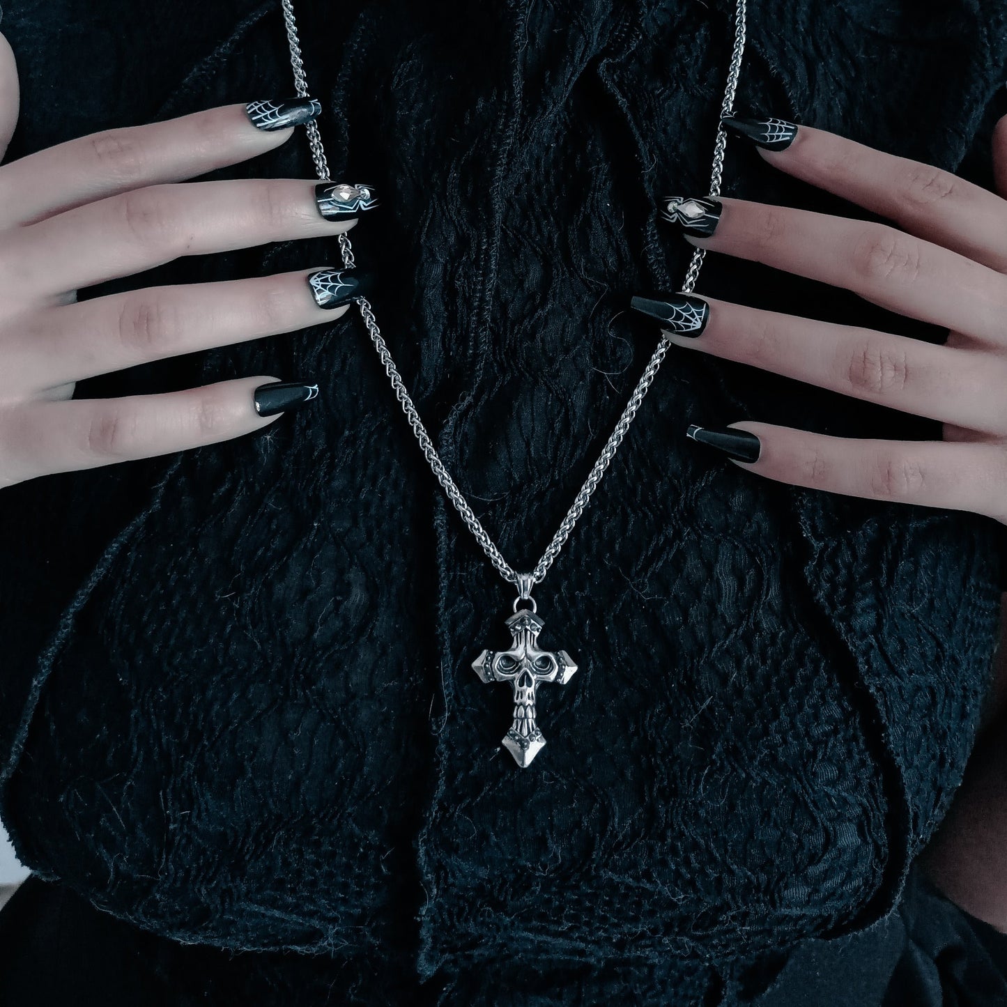 SKULL CROSS NECKLACE