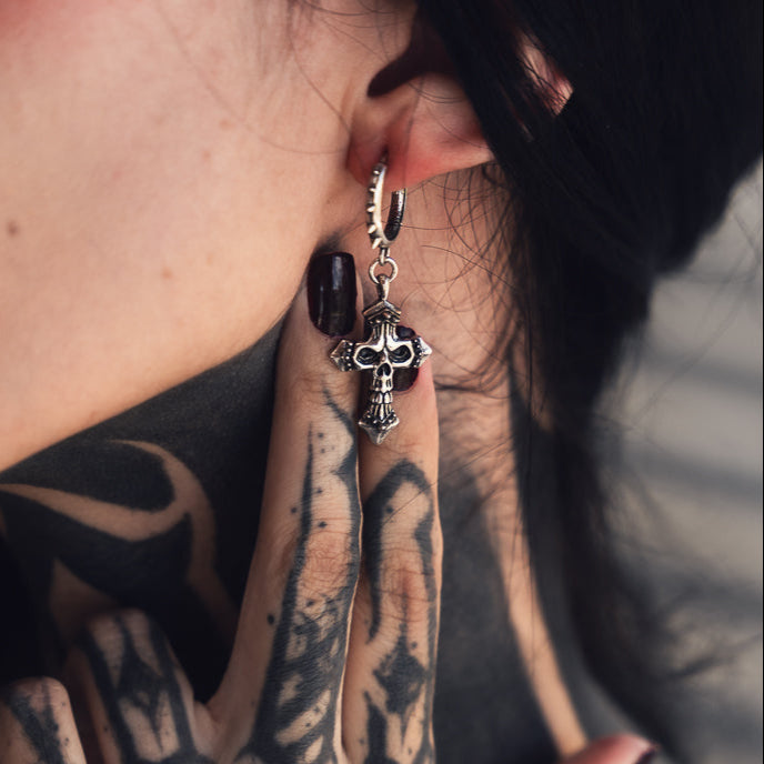 GOTHIC REBIRTH SKULL EARRINGS