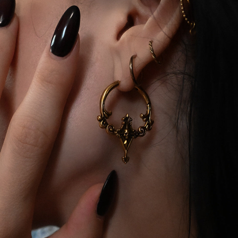 CLASSICAL PHANTASM EARRINGS