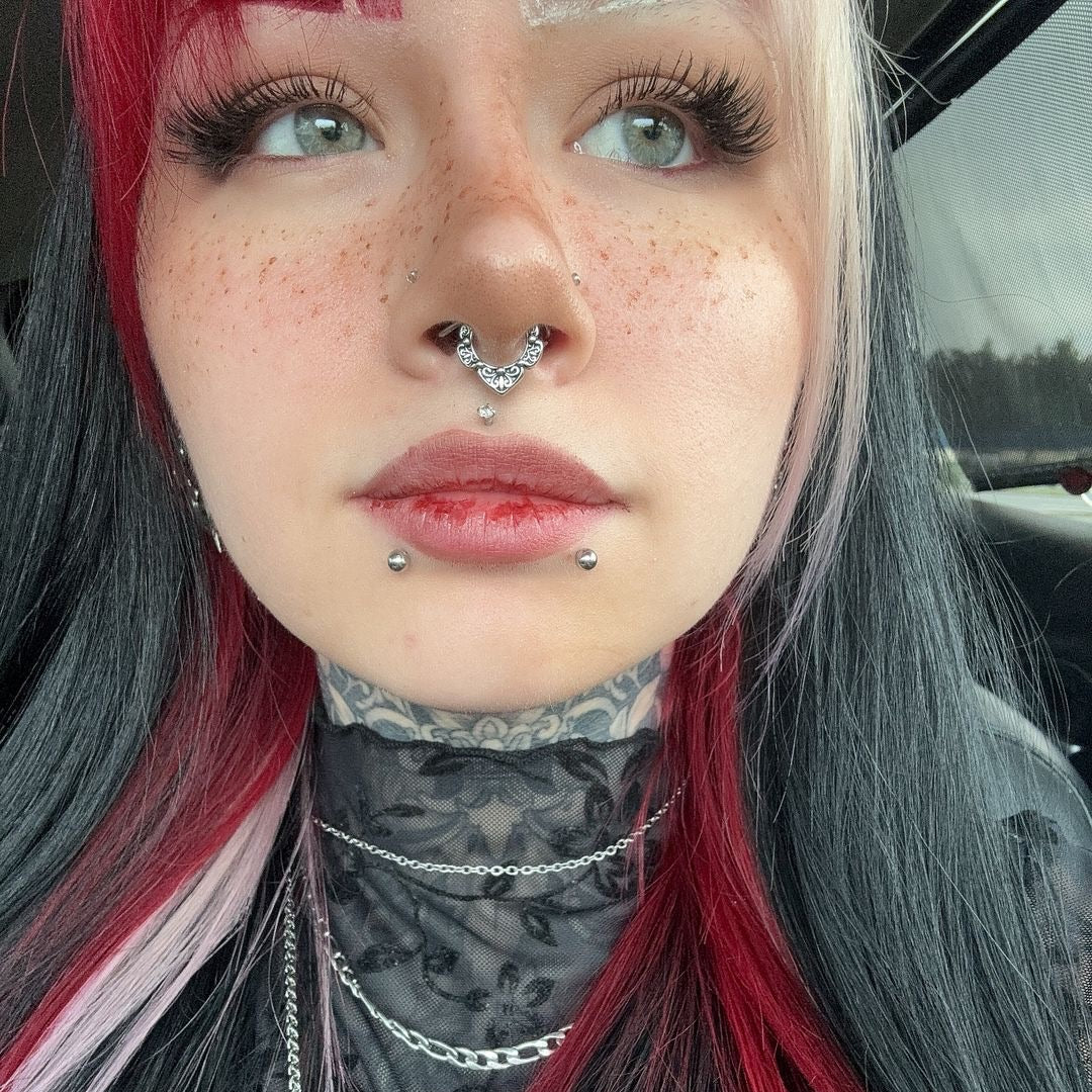 VICTORIAN BLOOM SEPTUM CLICKER