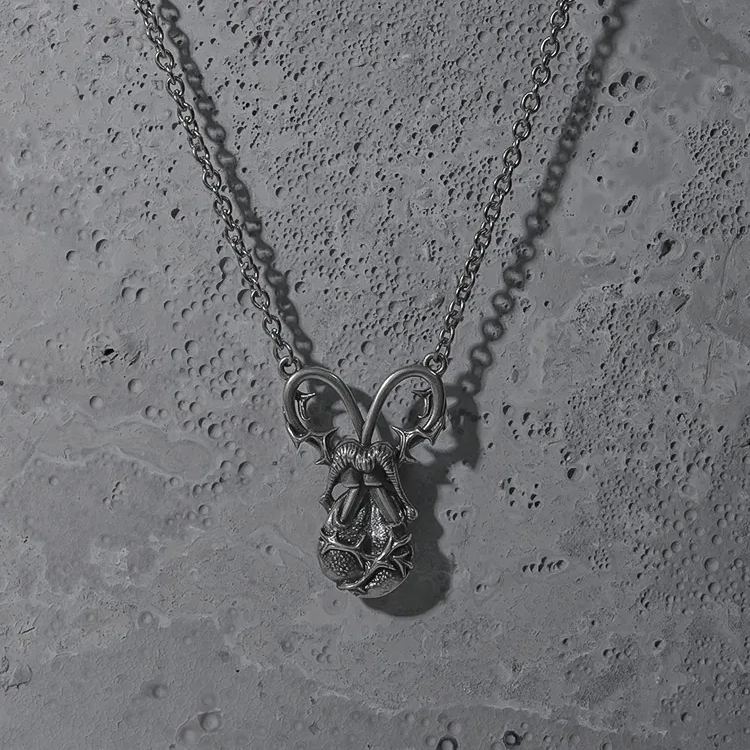 THORNBOUND HEART NECKLACE