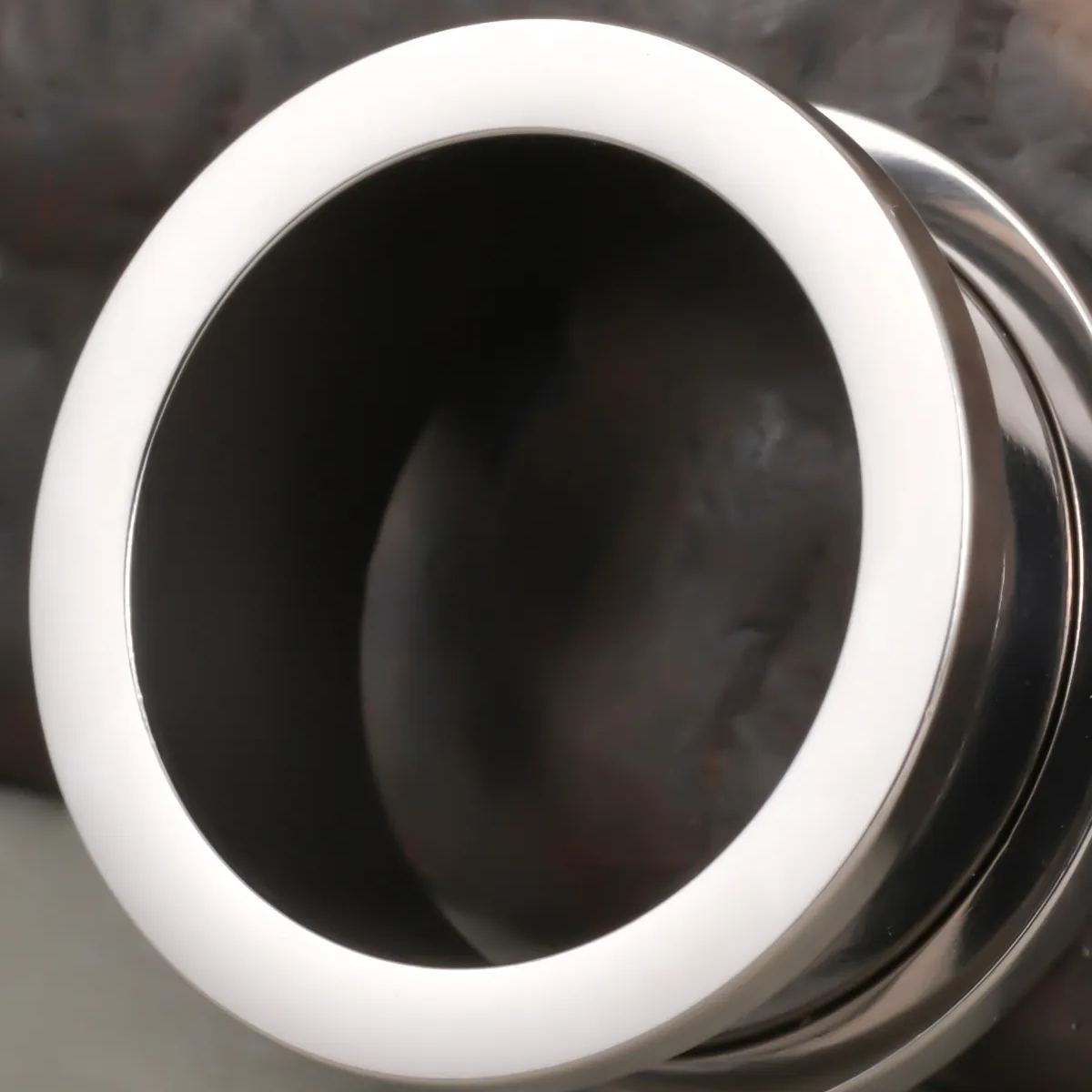 MINIMALIST CIRCLE TITANIUM TUNNELS