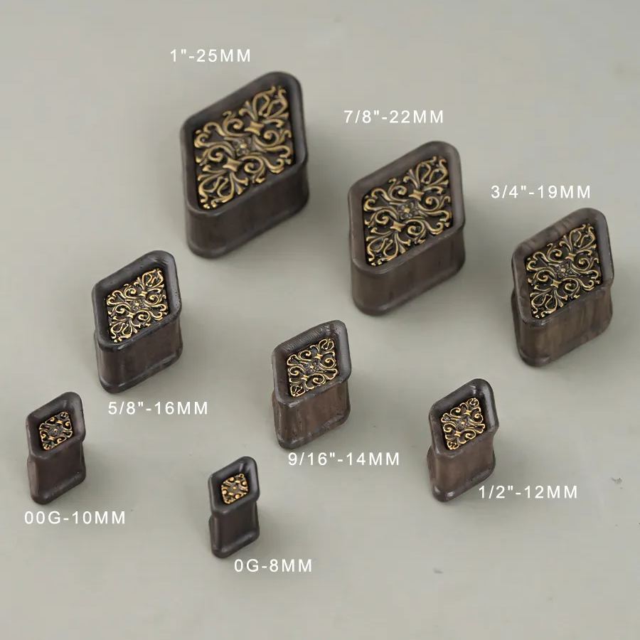 BAROQUE EMBLEM PLUGS