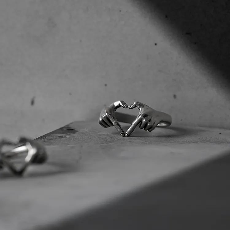 HEART CONNECTION RING